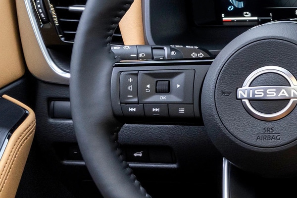 Nissan X-Trail Steering Controls