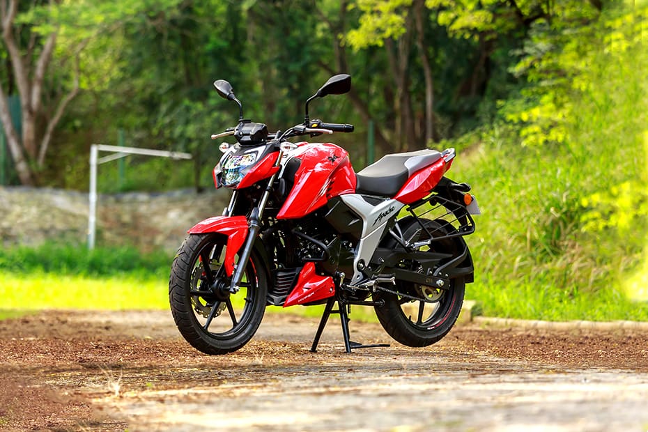 Hero Xtreme 160r Vs Tvs Apache Bike Comparison Compare Price Specs Reviews And Mileage