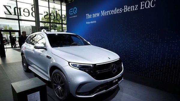 Daimlers Electric Mercedes Benz Suv To Make Us Debut At 67900