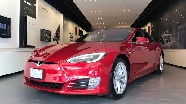 FILE PHOTO: FILE PHOTO: A Tesla Model S car is seen in a showroom in Santa Monica, California, U.S., January 4, 2018. REUTERS/Lucy Nicholson/File Photo/File Photo (REUTERS)