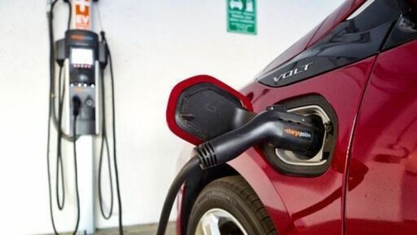 Kerala to get 131 new charging stations for electric vehicles, Electric  vehicle charging station, New charging stations in Kerala