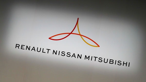 FILE PHOTO: The logo of the Renault-Nissan-Mitsubishi alliance (REUTERS)