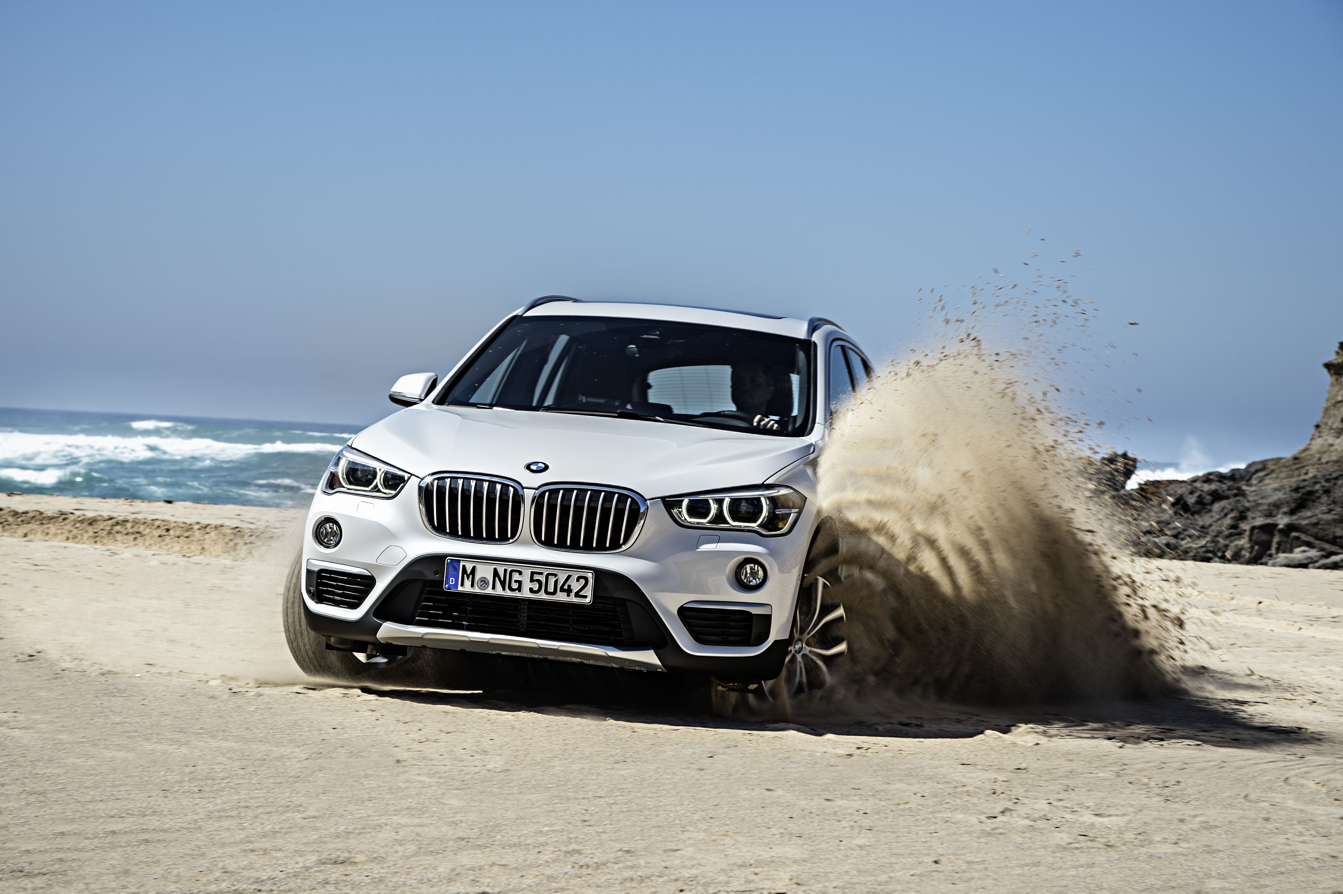 Бмв х3 жидкости. BMW x1 f48. BMW x1 2016. BMW x1 2015. BMW x1 Offroad.