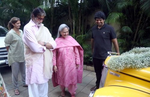 Amitabh Bachchan poses with this Rampyari Ford Prefect, and Twitter is ...