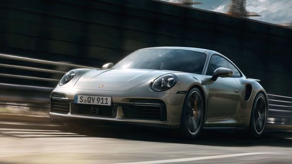 Everything about active aerodynamics in the new Porsche 911 Turbo S ...