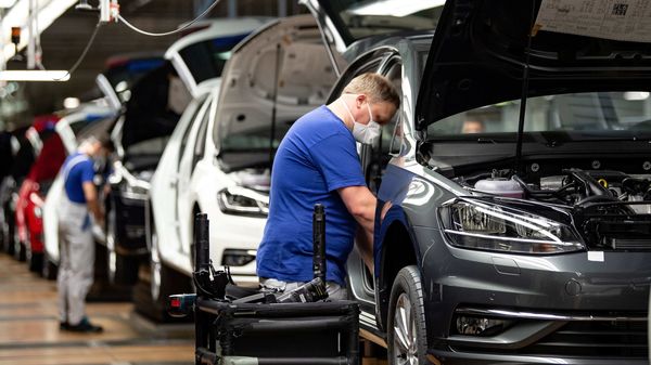 Volkswagen Toyota Delay Us Production Restart Citing Supplier Concerns