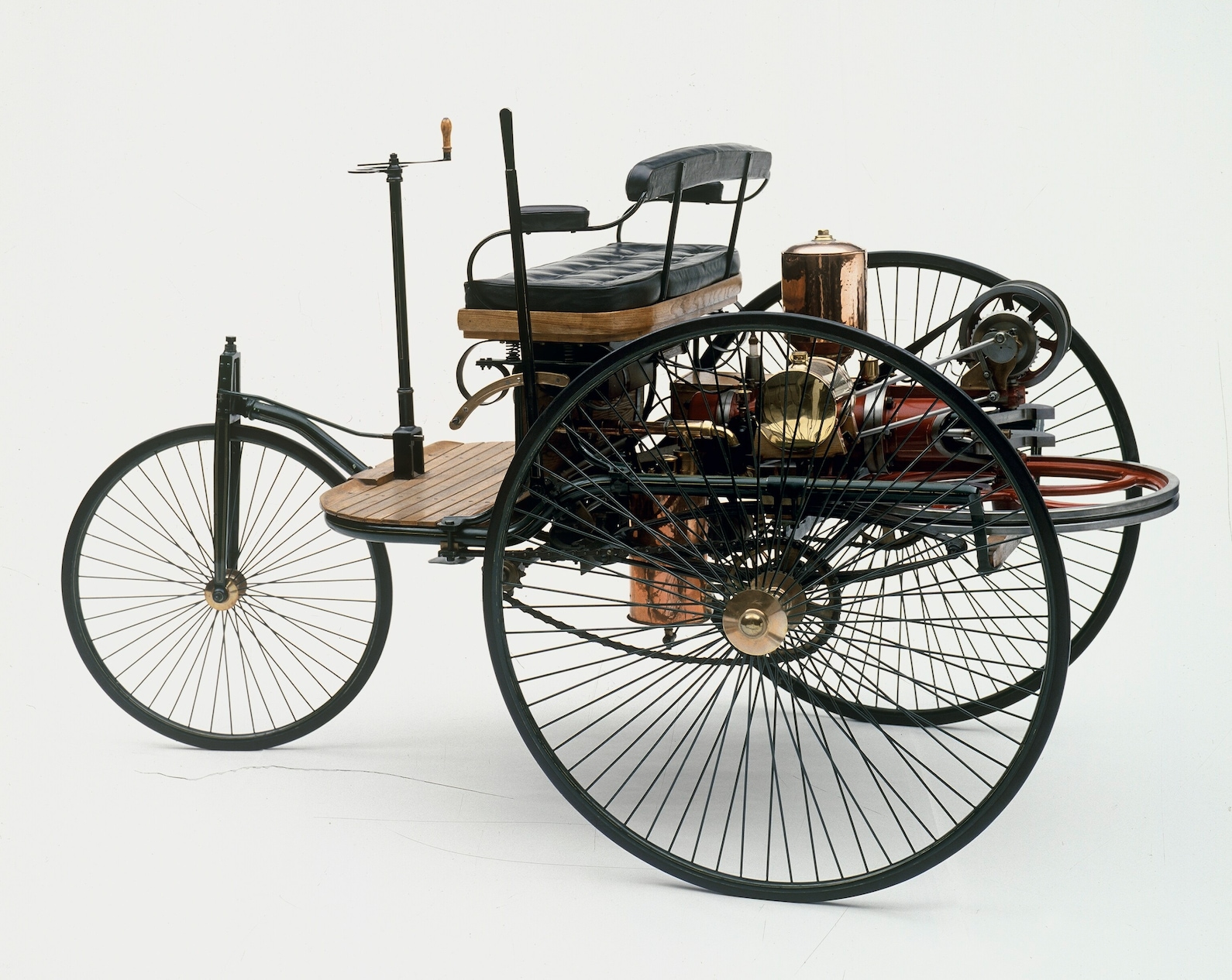The first automobile in the world, the patent motor car by Carl Benz of 1886, was only equipped with a simple steering lever or steering crank The first automobile in the world, the patent motor car by Carl Benz of 1886, was only equipped with a simple steering lever or steering crank