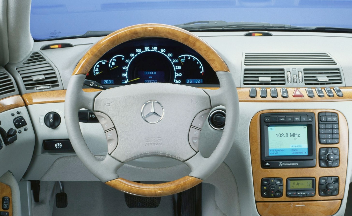 Steering wheel heater - W220 S-Class Encyclopedia