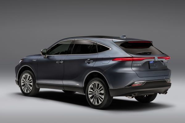 Venza uses TNGA-K platform, and is powered by Toyota's naturally aspirated 2.5-litre four-cylinder hybrid with all-wheel drive. Venza uses TNGA-K platform, and is powered by Toyota's naturally aspirated 2.5-litre four-cylinder hybrid with all-wheel drive.