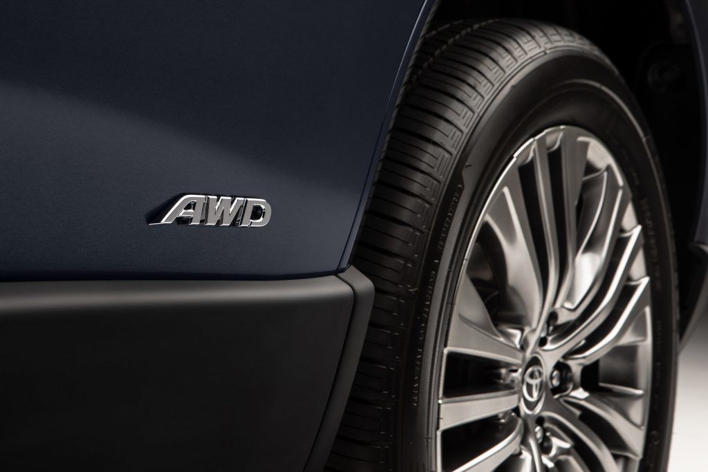 The 19-inch alloys on Venza have more similarities than difference with Harrier. However, the wheel arches are less prominent on the Venza SUV. The 19-inch alloys on Venza have more similarities than difference with Harrier. However, the wheel arches are less prominent on the Venza SUV.