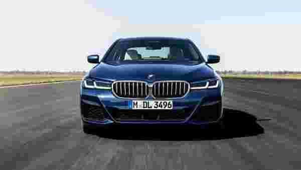 The 5 Series sedan gets new kidney grille and re-designed headlights. The traditional twin-kidney grille is now bigger and wider than before. The headlights are now standard adaptive LED units. The 5 Series sedan gets new kidney grille and re-designed headlights. The traditional twin-kidney grille is now bigger and wider than before. The headlights are now standard adaptive LED units.