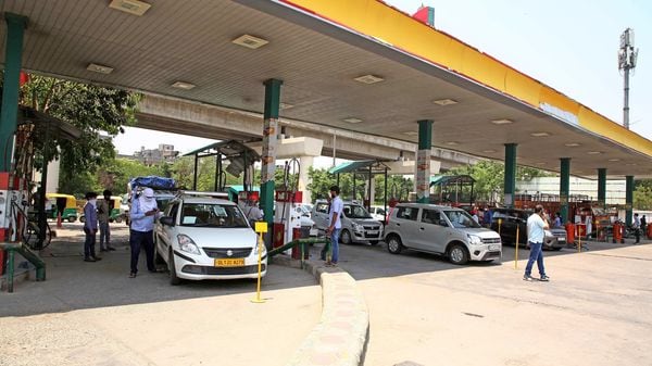 write about case study on cng vehicles in delhi