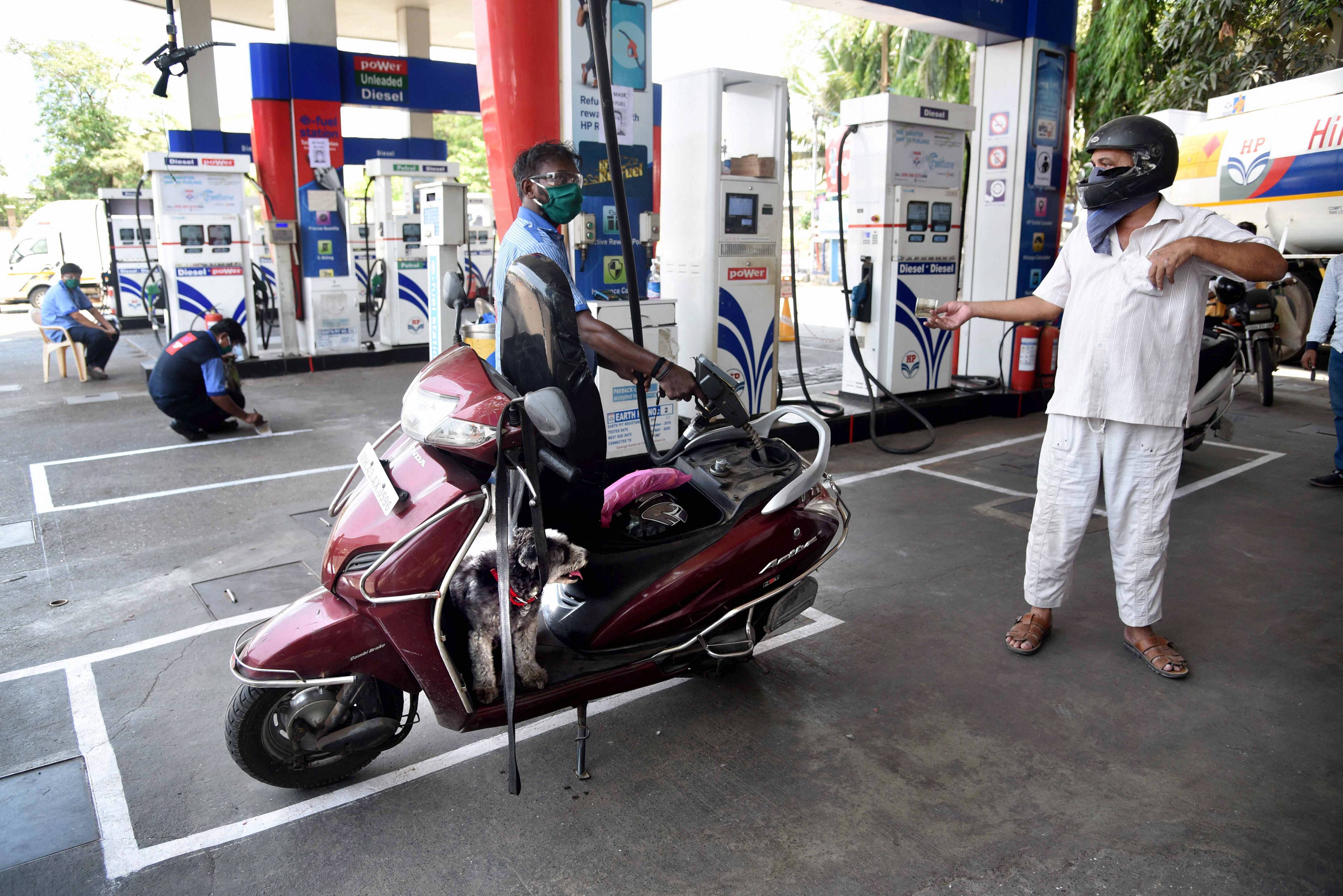 The price of diesel in Delhi was ₹69.39 per litre on June 4 while in Haryana and Uttar Pradesh, it was ₹62.68 per litre and ₹63.45 per litre respectively. (File photo used for representational purpose only). The price of diesel in Delhi was <span class='webrupee'>₹</span>69.39 per litre on June 4 while in Haryana and Uttar Pradesh, it was <span class='webrupee'>₹</span>62.68 per litre and <span class='webrupee'>₹</span>63.45 per litre respectively. (File photo used for representational purpose only).