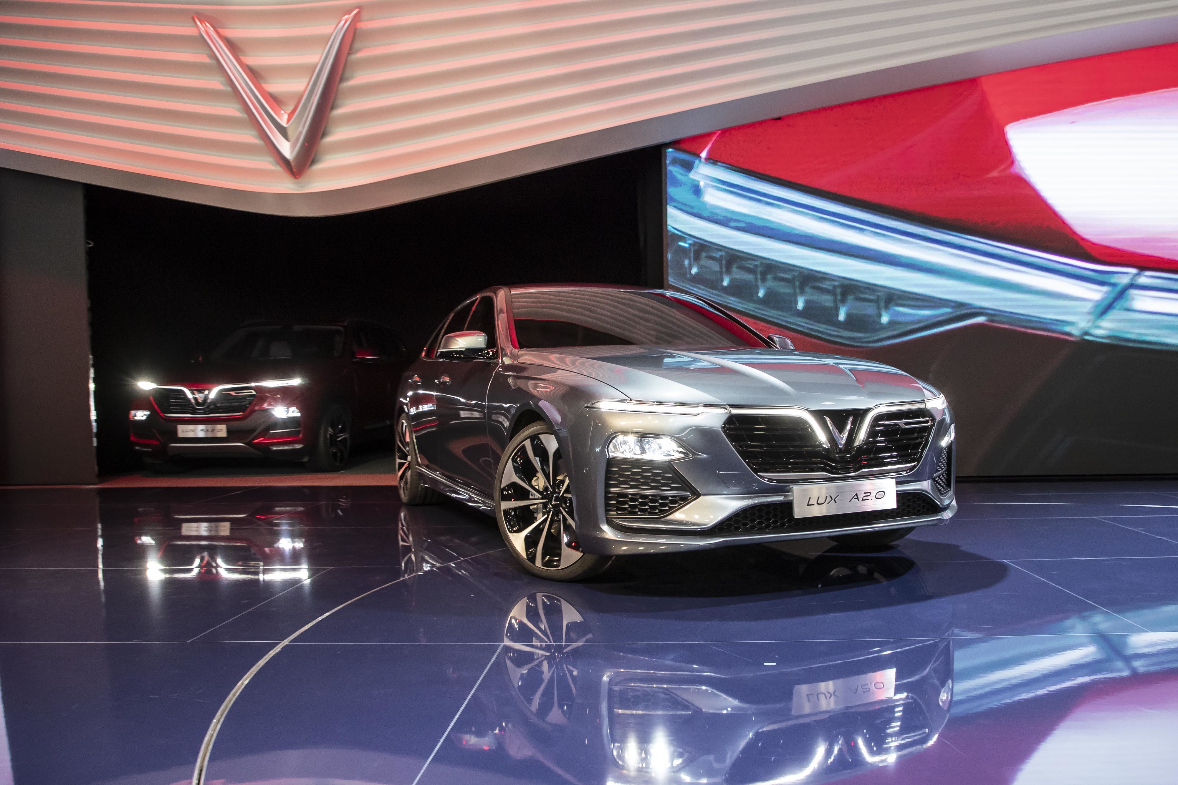 VinFast showcases its LUX A2.0 sedan at the Paris Motor Show in 2018. (Photo courtesy: Twitter/@VinFastofficial)