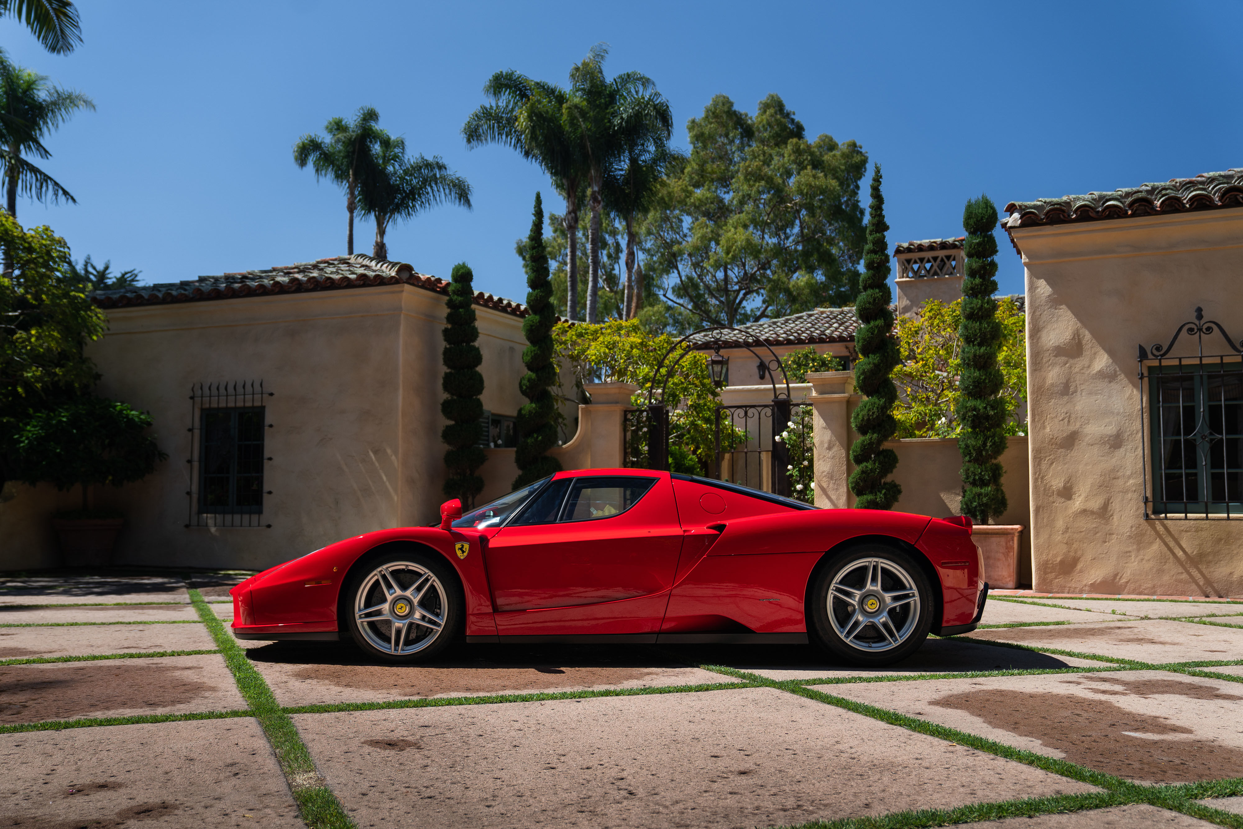 At 2 64 Million A Rare 03 Ferrari Enzo Breaks Record At Online Auction