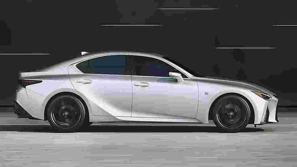 The new 19-inch allow wheels and wide proportions evoke a sense of sporty driving. The new 19-inch allow wheels and wide proportions evoke a sense of sporty driving.
