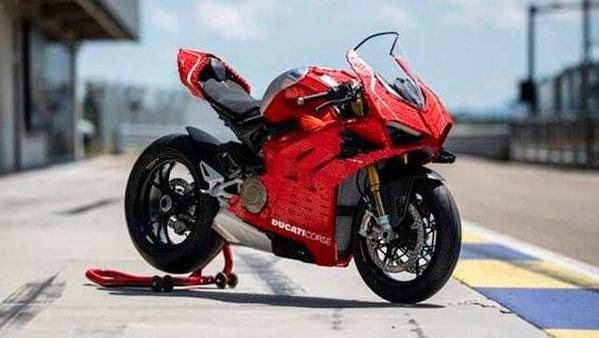 panigale v4