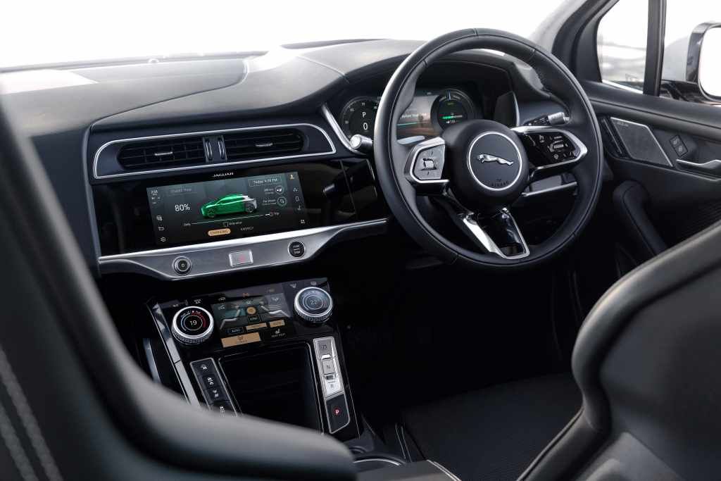 Inside the cabin, a 3D Surround Camera provides a 360-degree digital plan view of the surrounding area and potential hazards, visible through the central touchscreen. Inside the cabin, a 3D Surround Camera provides a 360-degree digital plan view of the surrounding area and potential hazards, visible through the central touchscreen.