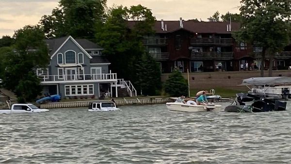 watch: jeep wrangler, ford f-150 drown trying to rescue a