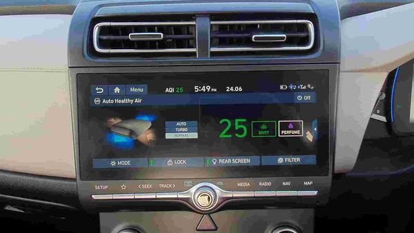 The larger infotainment screen has a clean profile and takes care of navigation, entertainment as well as air quality control needs, among others. (HT Auto/Sabyasachi Dasgupta) The larger infotainment screen has a clean profile and takes care of navigation, entertainment as well as air quality control needs, among others. (HT Auto/Sabyasachi Dasgupta)
