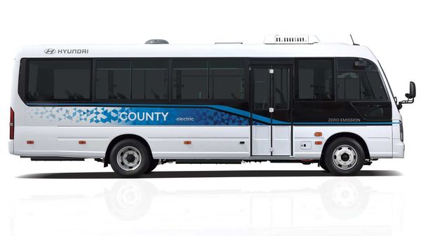 Replacing the diesel engine for electric motor has made more space in the bus, making passenger movement easier. Replacing the diesel engine for electric motor has made more space in the bus, making passenger movement easier.