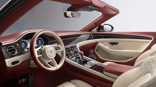 The new style steering wheel has been given a revised shape and profile.