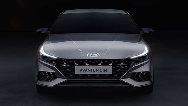 The new Elnatra N Line sport sedan wears the new Hyundai cascading front grille. The new Elnatra N Line sport sedan wears the new Hyundai cascading front grille.