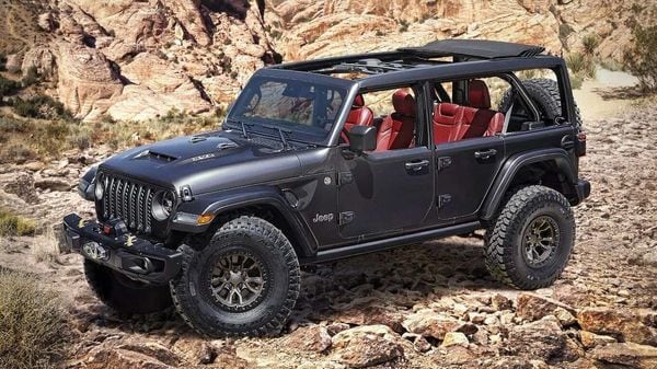 Jeep’s Wrangler Rubicon 392 Concept is a powerful 450HP V8 off-roader.