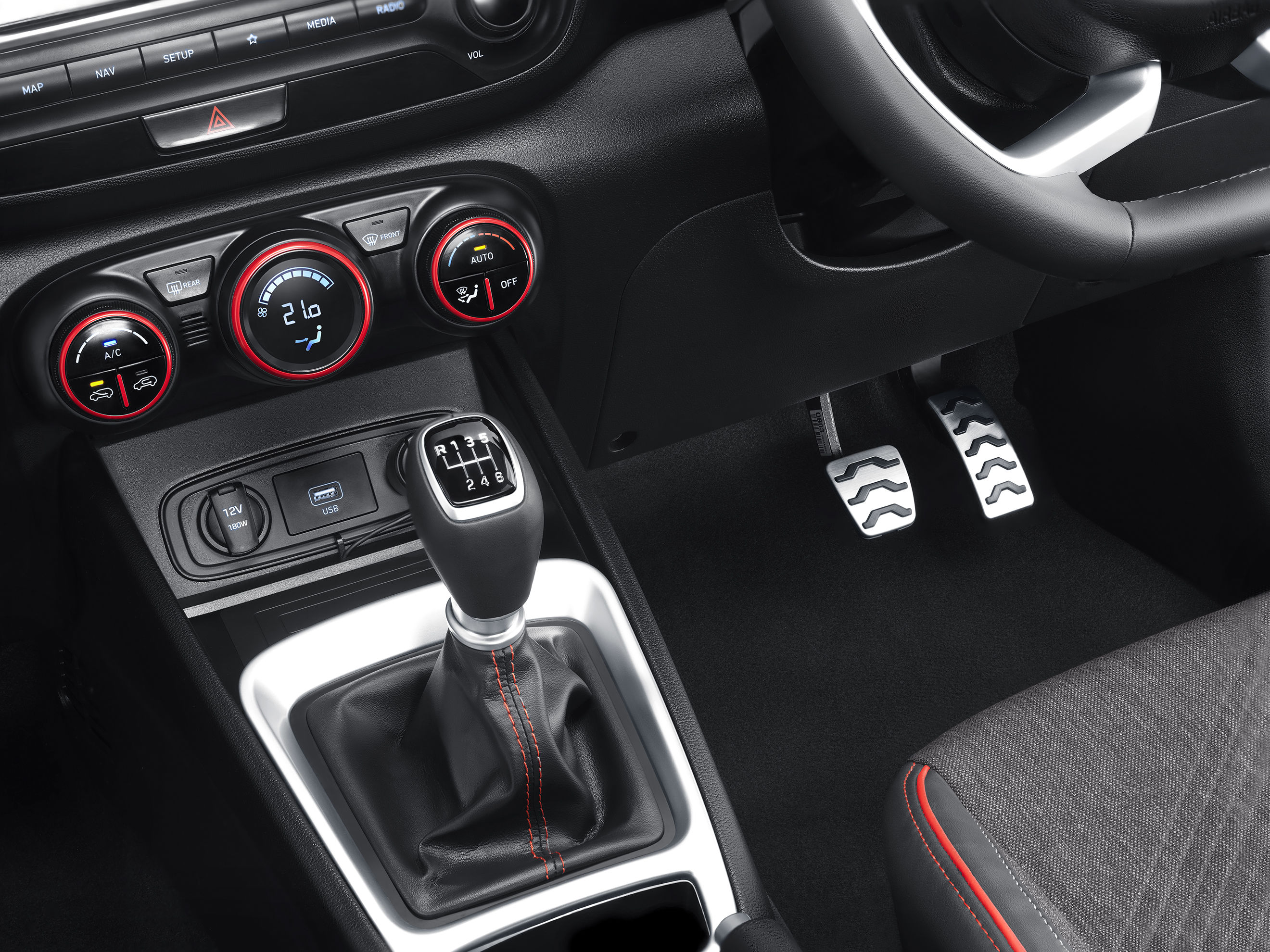 The iMT’s clutch operates purely electronically, and is integrated seamlessly with a 48V MHEV powertrain. The iMT’s clutch operates purely electronically, and is integrated seamlessly with a 48V MHEV powertrain.