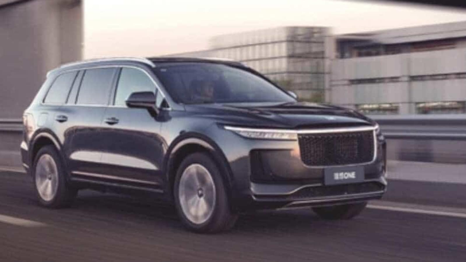 China's electric SUV manufacturer Li Auto raises $1.1 billion in