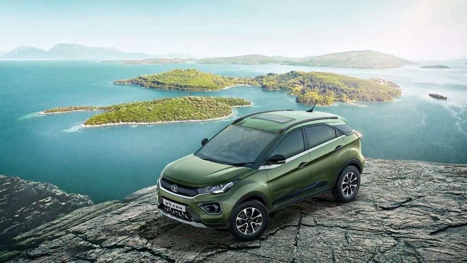 Nexon Xm S Variant With Sunroof Auto Headlights Launched At 8 36 Lakh