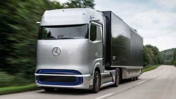 Mercedes-Benz GenH2 fuel cell truck