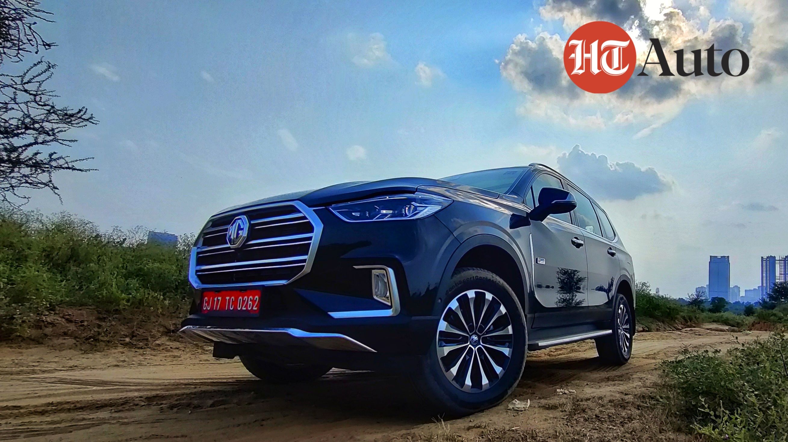 Gloster has a confidently muted visual profile and barring a large chrome grille, nothing seems to have been done in the extremes as far as styling is concerned. (Photo - Sabyasachi Dasgupta)