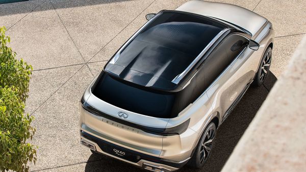 Gloss black roof of the QX60 Monograph