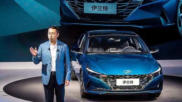 Hyundai premiered RM20e electric racing midship sports car at the Beijing Auto Show.