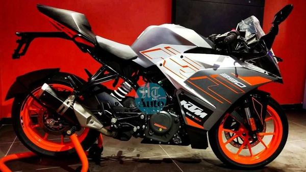 2020 KTM RC 390 in new Metallic Silver shade.