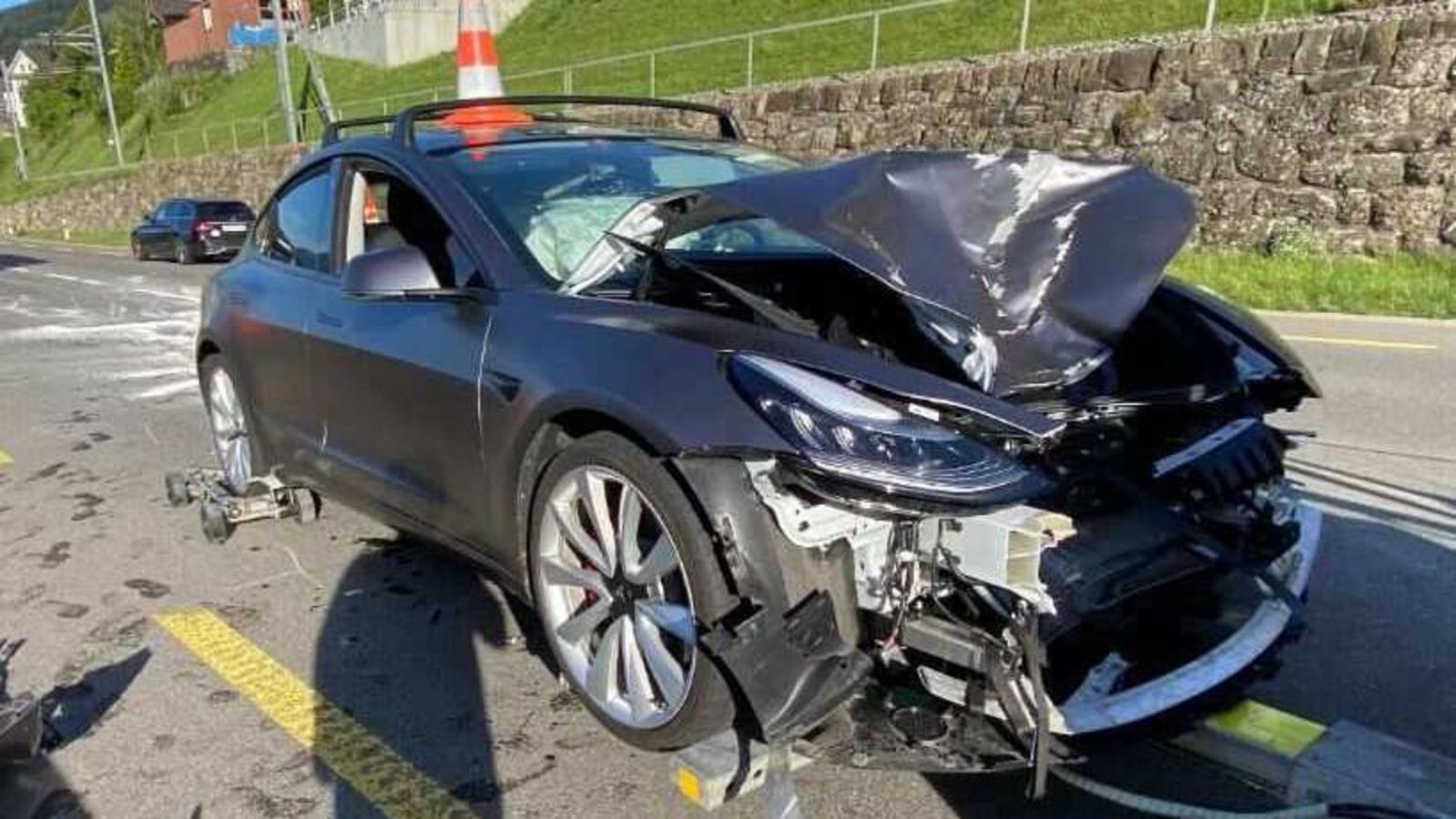 Man in horror Tesla crash walks out unscathed, vows to buy same EV again HT Auto