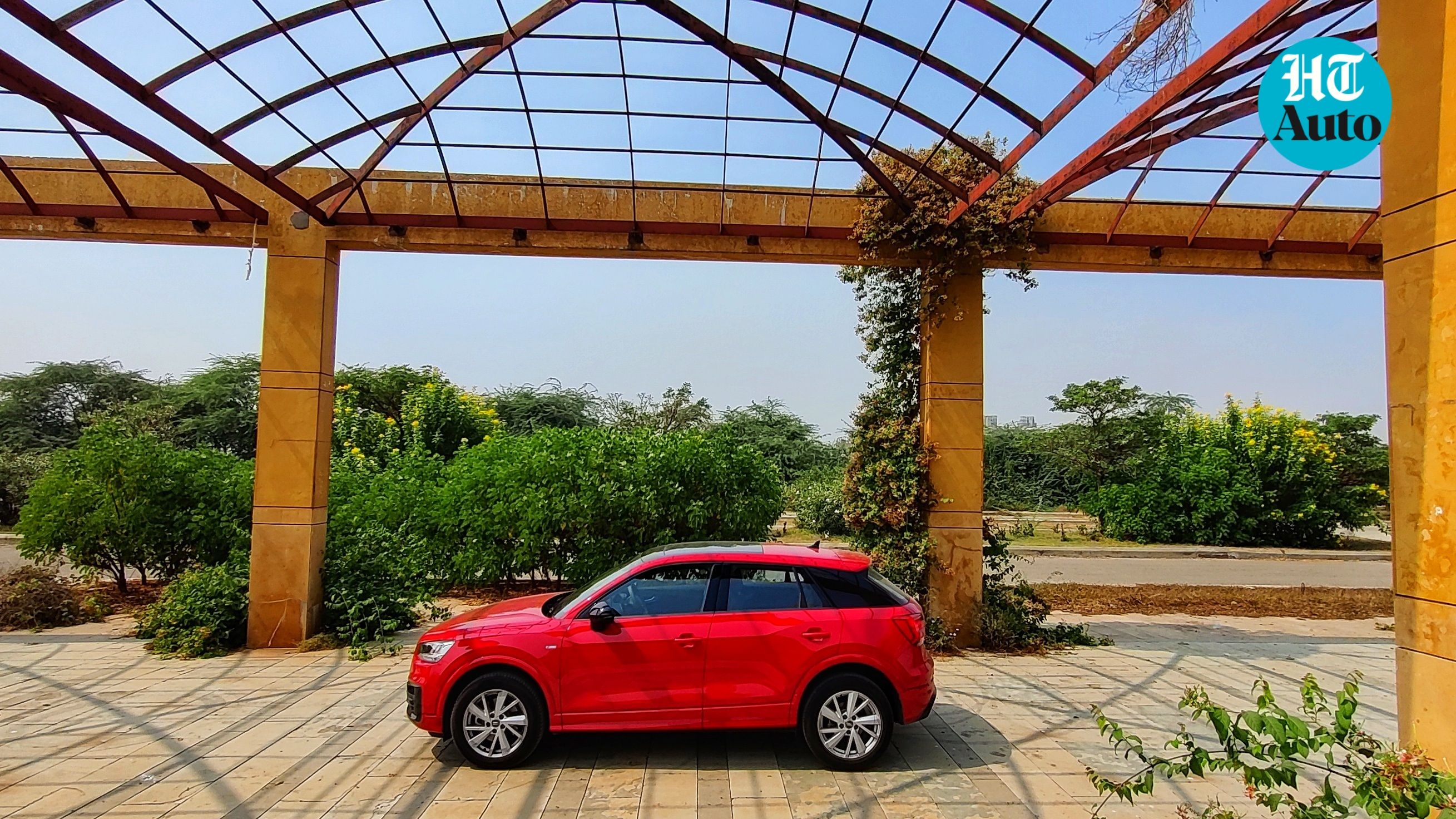 The rather compact dimensions of the Q2 SUV means that it can be a city prowler unlike any of its elder siblings. (HT Auto/Sabysachi Dasgupta) The rather compact dimensions of the Q2 SUV means that it can be a city prowler unlike any of its elder siblings. (HT Auto/Sabysachi Dasgupta)
