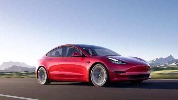 Tesla Model 3.