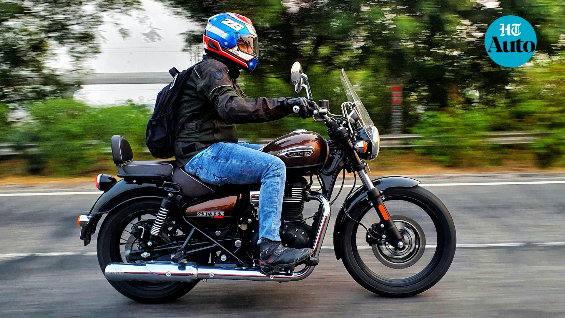 Meteor 350 feels surprisingly light and nimble for a 191 kg bike, especially on the roll. Image Courtesy: Sabyasachi Dasgupta