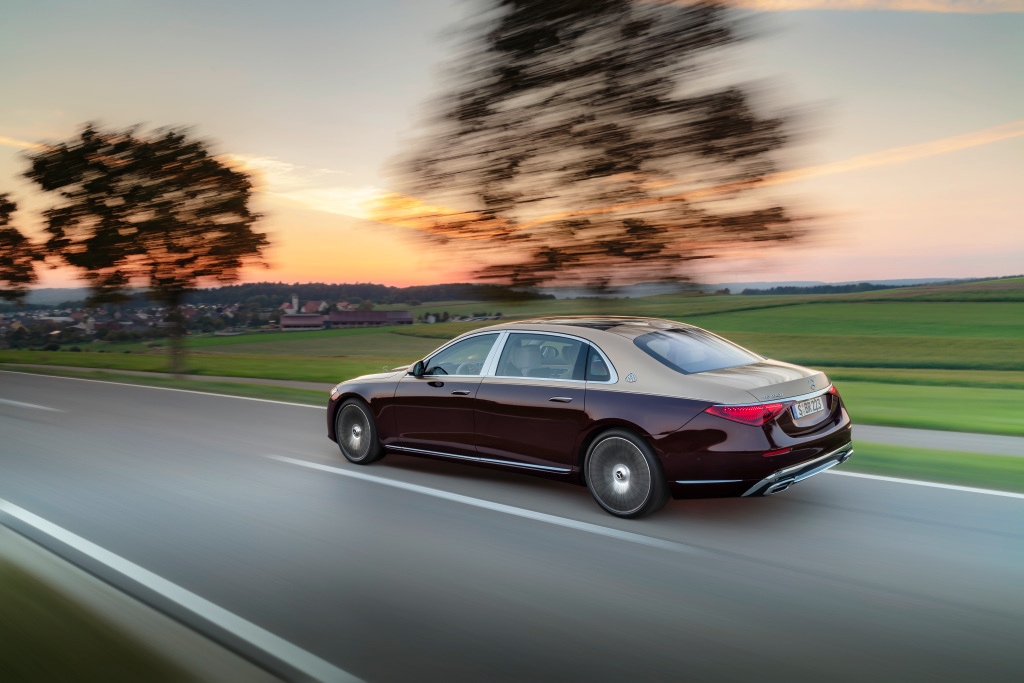 Maybach S-Class 2021 is powered by a twin-turbocharged 4.0-liter V8 with EQ Boost mild-hybrid technology.