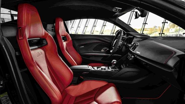 Racing seats inside the R8 Panther Edition