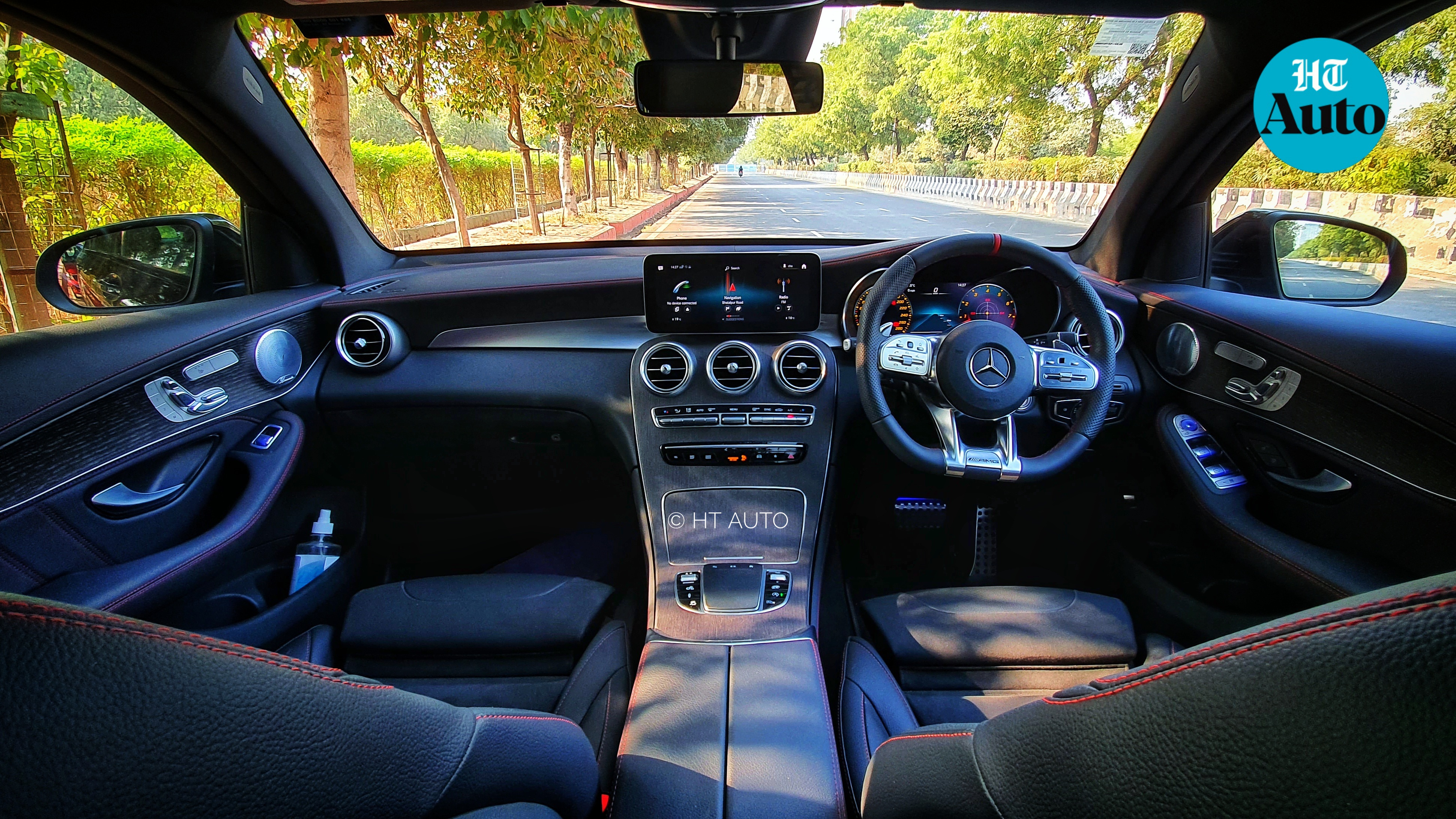 A high seating position translates into a good - if not commanding - view of the road ahead. (HT Auto/Sabyasachi Dasgupta) A high seating position translates into a good - if not commanding - view of the road ahead. (HT Auto/Sabyasachi Dasgupta)