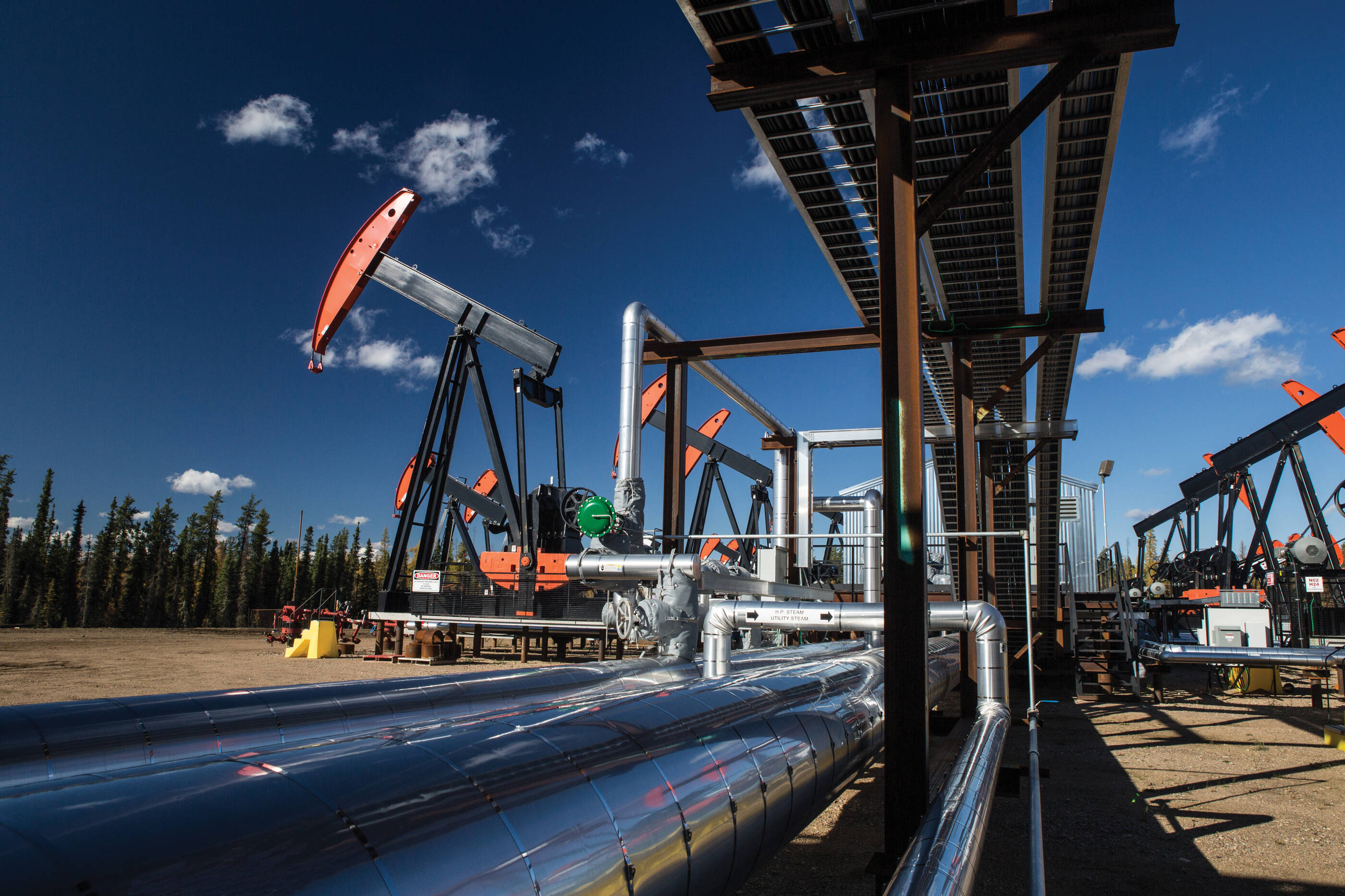 Canada's Imperial Oil. From October 2014 to October 2020, the oil and gas extraction sector shrank by almost 15%, or about 9,000 jobs. Canada's Imperial Oil. From October 2014 to October 2020, the oil and gas extraction sector shrank by almost 15%, or about 9,000 jobs.