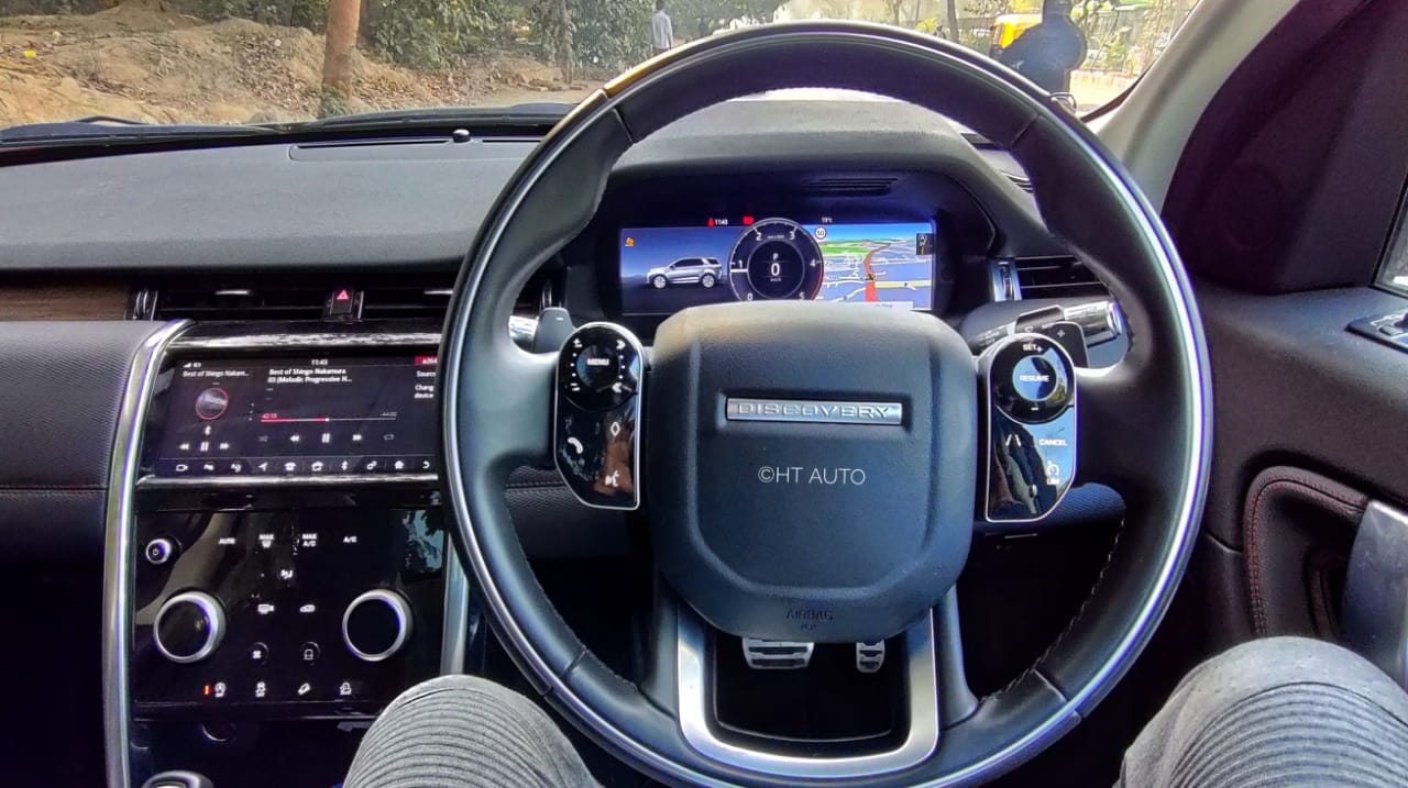 The large 10-inch infotainment screen has been packed nicely under the AC vents to avoid much glare and reflection. (HT Auto/Sabyasachi Dasgupta) The large 10-inch infotainment screen has been packed nicely under the AC vents to avoid much glare and reflection. (HT Auto/Sabyasachi Dasgupta)