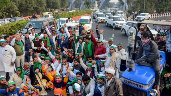 File photo: Farmers stage a protest at Delhi-Noida border against new farm laws (PTI)