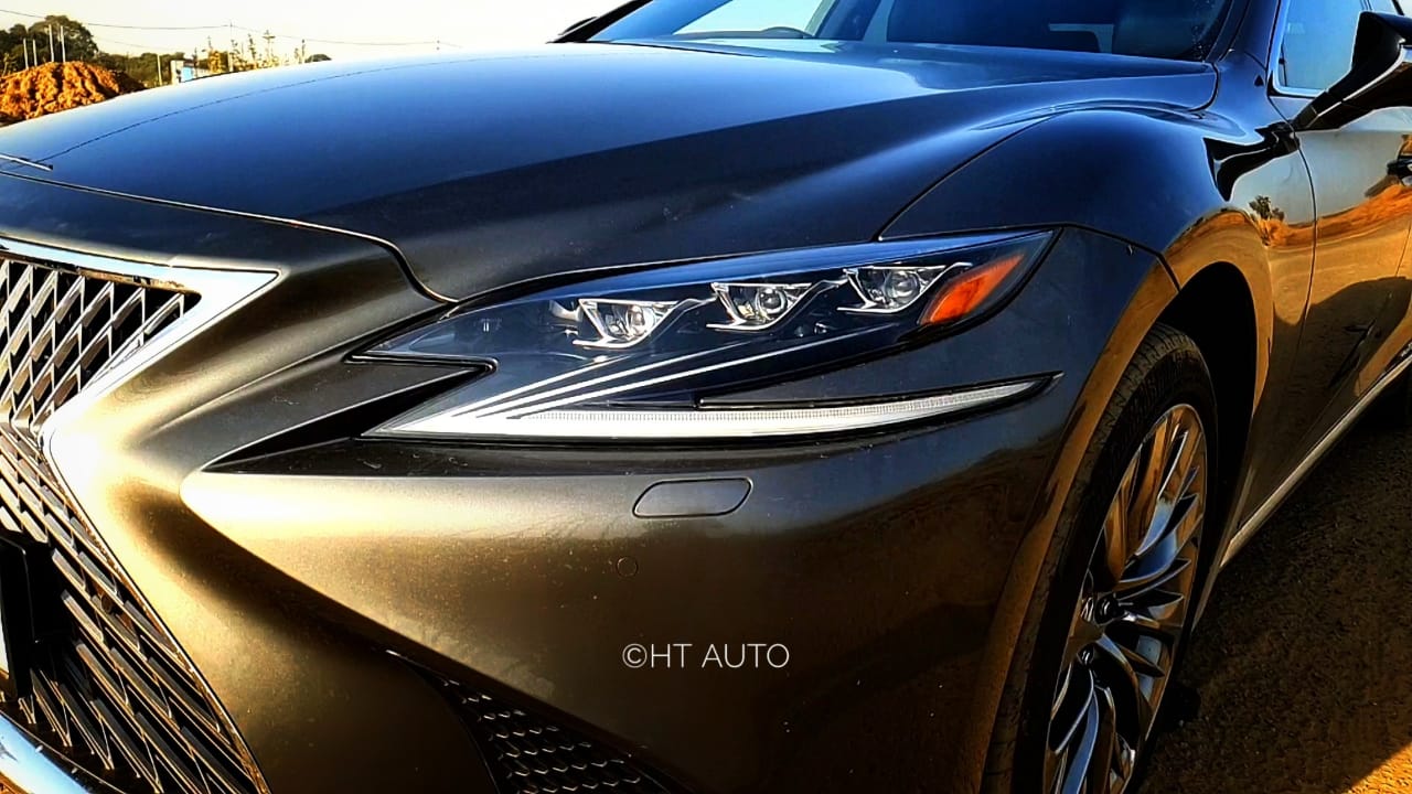 Designers at Lexus seem to be in a league of their own and the LS 500h is proof of this. (HT Auto/Sabyasachi Dasgupta) Designers at Lexus seem to be in a league of their own and the LS 500h is proof of this. (HT Auto/Sabyasachi Dasgupta)