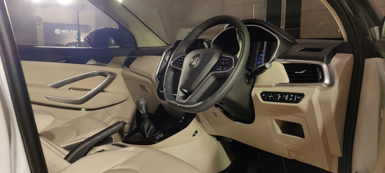 While a mammoth panoramic sunroof remains a stellar highlight of Hector's cabin, the SUV now also gets tiny ambient lights on all four doors. While a mammoth panoramic sunroof remains a stellar highlight of Hector's cabin, the SUV now also gets tiny ambient lights on all four doors.