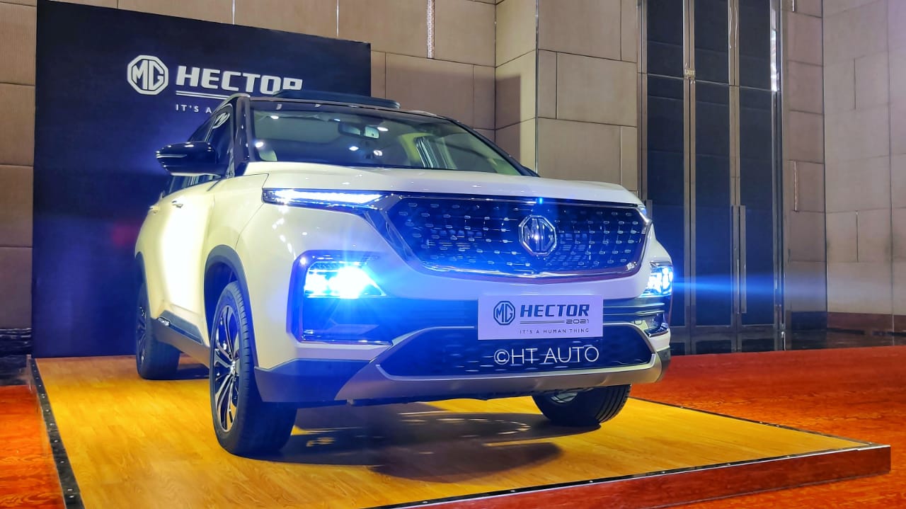 An all LED light set up at the front gives Hector 2021 a solid appearance from the front. An all LED light set up at the front gives Hector 2021 a solid appearance from the front.