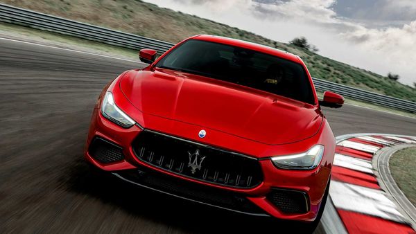 MASERATI_Ghibli_Trofeo_4_1612502496186_1612502501728.jpg